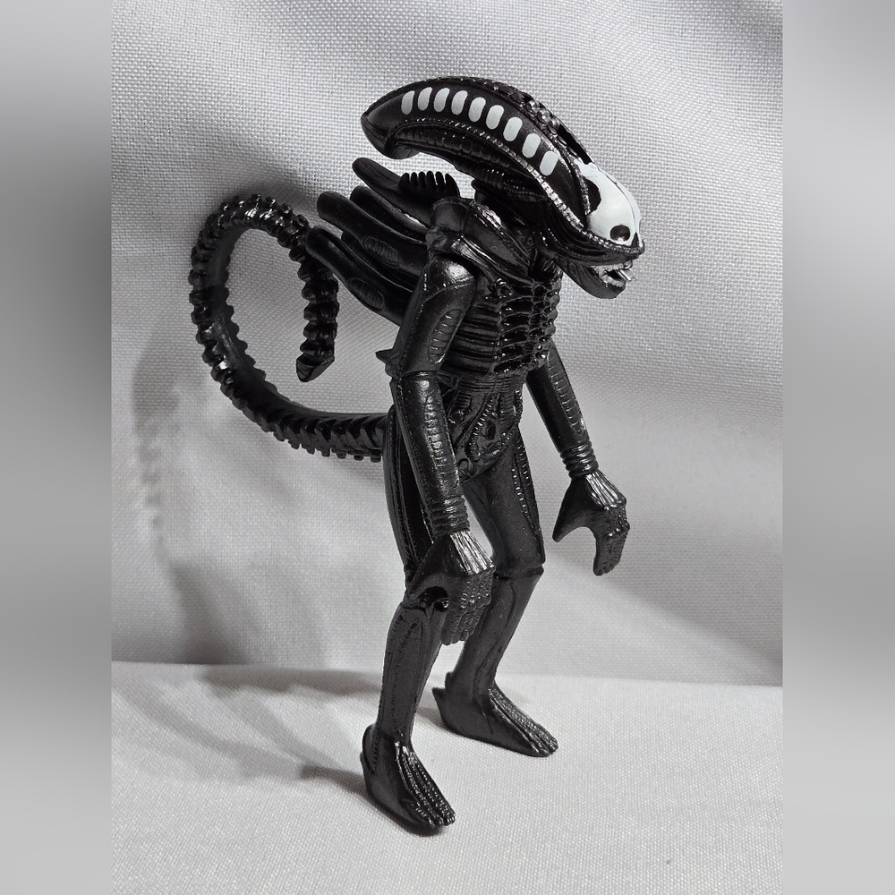 2014 Fox Funko 4.5" Alien Xenomorph action figure Excellent Condition